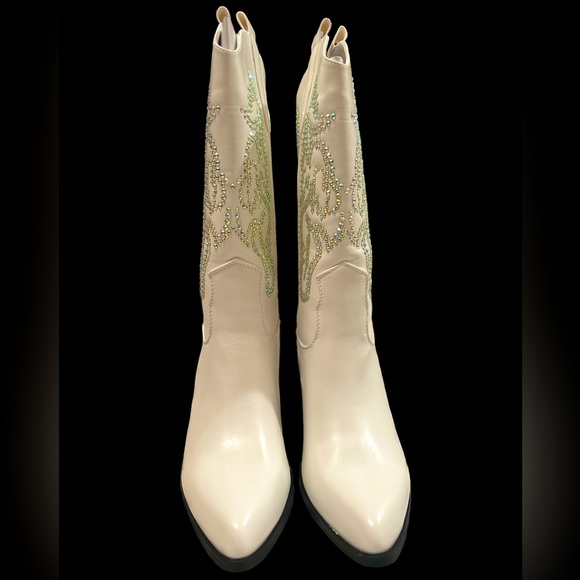 👢SALE!!!!Liliana White Rhinestone Western Boot - Size 7 1/2 👢 - Picture 2 of 4